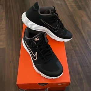 Nike softball elite turf shoes!! Size 6